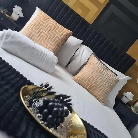Unique Penthouse With Jacuzzi & Garden * Birmingham
