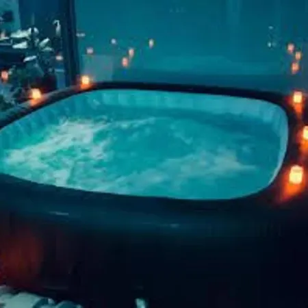 Unique Penthouse With Jacuzzi & Garden Lägenhet