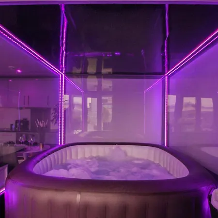 Unique Penthouse With Jacuzzi & Garden