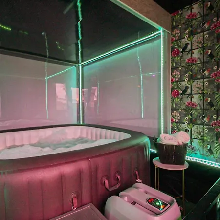 Unique Penthouse With Jacuzzi & Garden * Birmingham